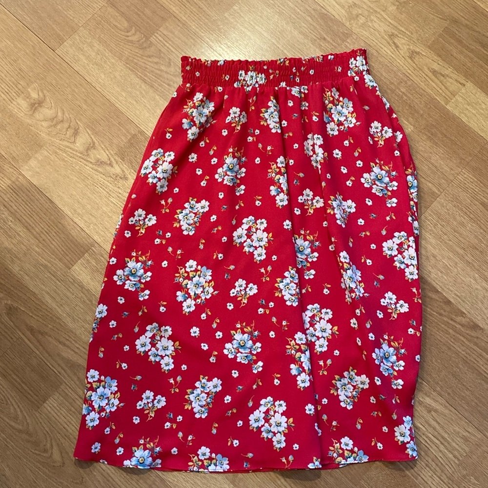 Floral pull-on skirt